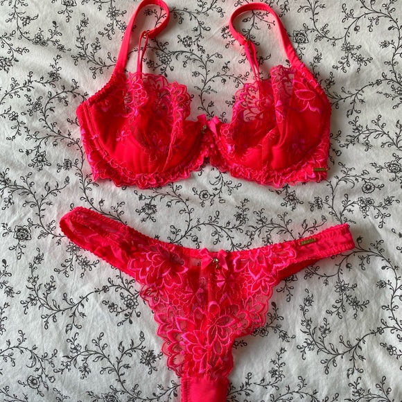Hot Pink La Vie en Rose Set - Picture 1 of 4